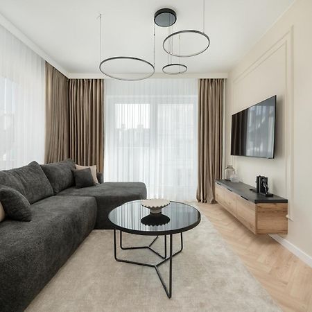 Elegancki Apartament Z Parkingiem Blisko Starego Miasta By Noclegi Renters Breslavia Esterno foto
