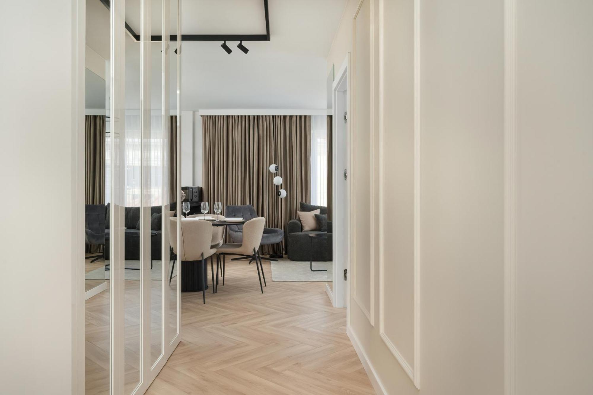 Elegancki Apartament Z Parkingiem Blisko Starego Miasta By Noclegi Renters Breslavia Esterno foto