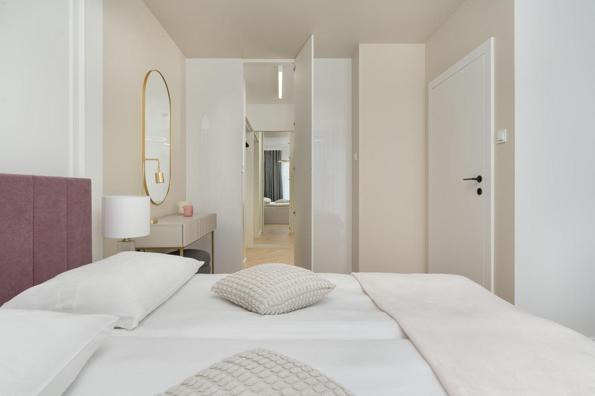 Elegancki Apartament Z Parkingiem Blisko Starego Miasta By Noclegi Renters Breslavia Esterno foto